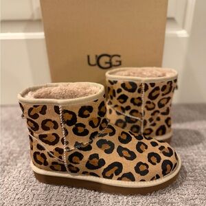 NIB women’s size 7 UGG classic mini spotty boot.Tan and Brown Animal Print Boots